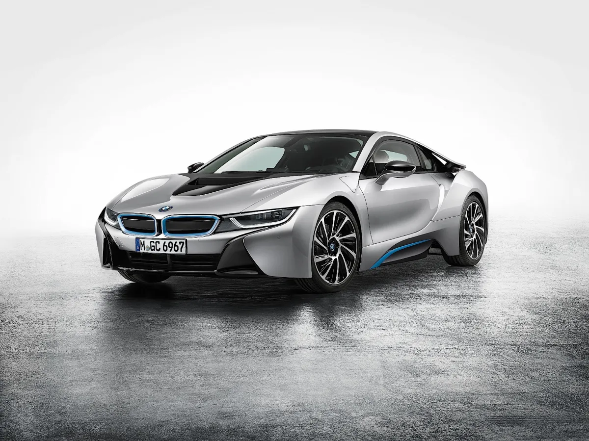 BMW i8 (I12)