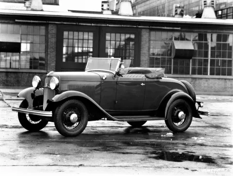 Ford Deluxe Roadster