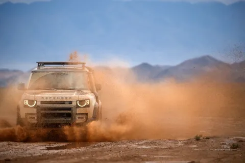 Land Rover Defender 110