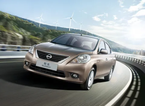 Nissan Tiida/Versa Sedan