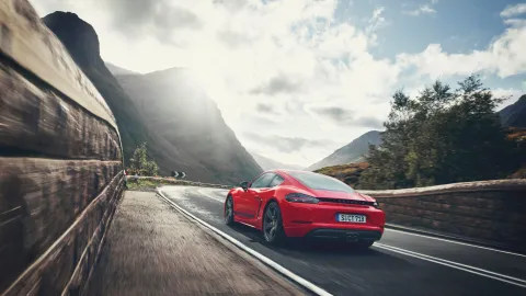 Porsche 718 Cayman T (982C)