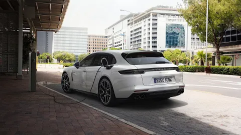 Porsche Panamera 4 E-Hybrid Sport Turismo (971)