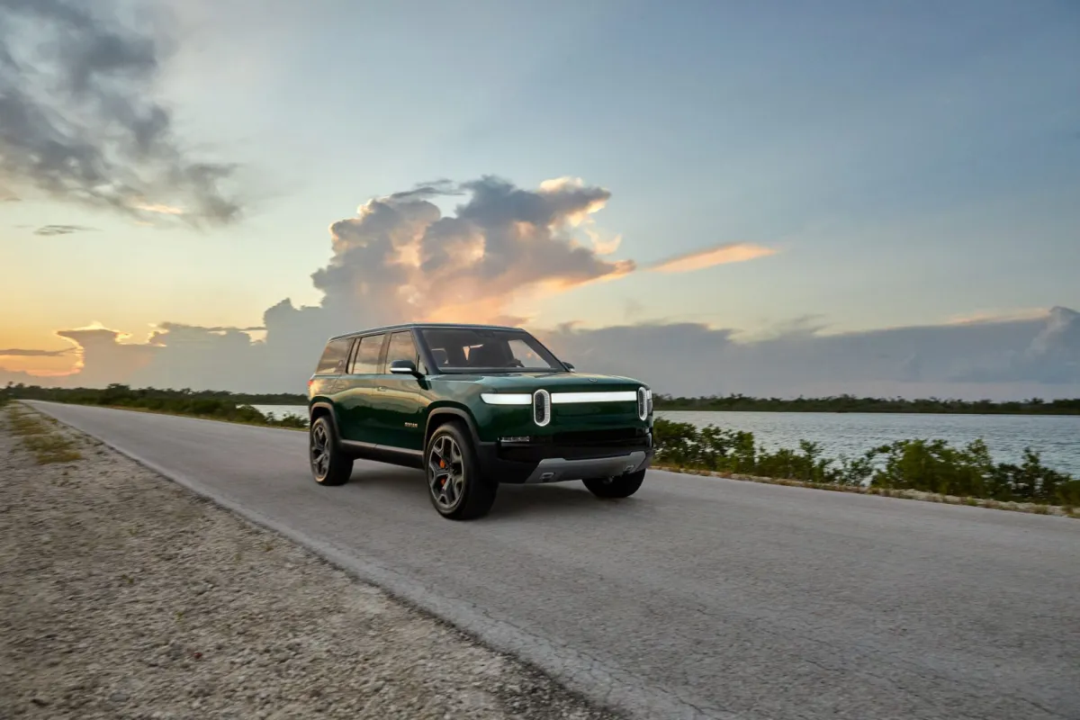 Rivian R1S